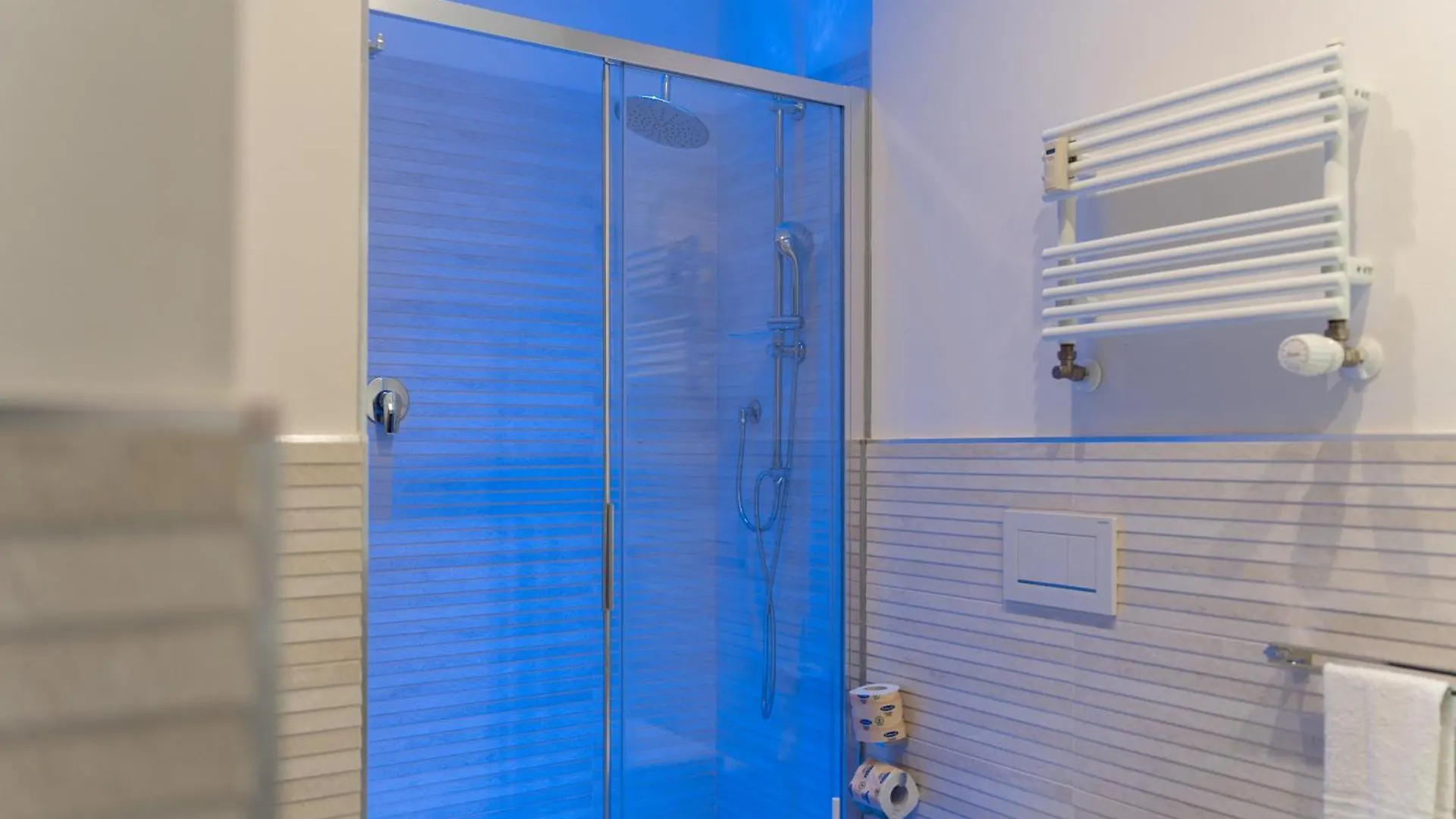 Design Suite In The Heart Of Bolognas History 1 Apartment Bologna